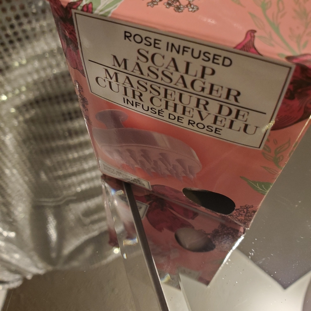 New Rose Infused Scalp Massager - Picture 5 of 5